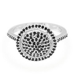 Anillo en plata con Espinela negra