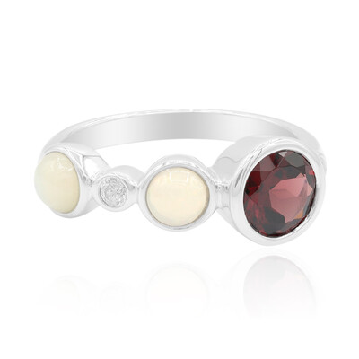 Anillo en plata con Granate de Mozambique