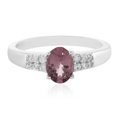 Anillo en plata con Espinela púrpura