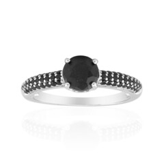 Anillo en plata con Zafiro negro
