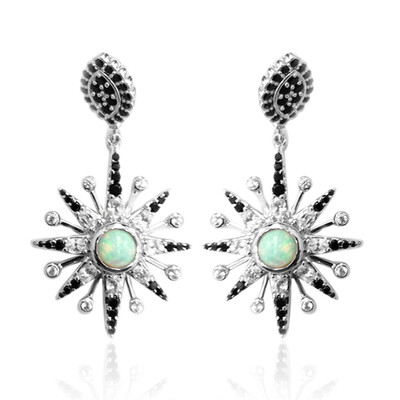 Pendientes en plata con Ópalo de Welo (Dallas Prince Designs)