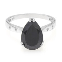 Anillo en plata con Espinela negra