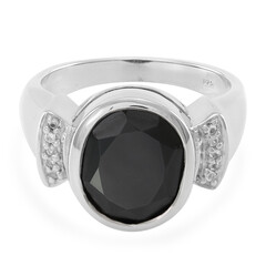 Anillo en plata con Espinela negra