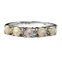 Anillo en plata con Ópalo de Welo