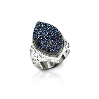 Anillo en plata con Cuarzo brillante azul cobalto