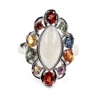 Anillo en plata con Piedra de Luna arcoíris