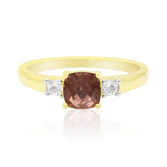Anillo en oro con Apatita roja