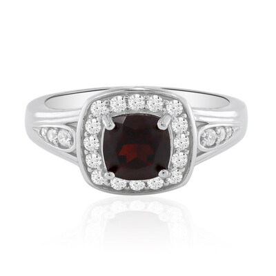 Anillo en plata con Granate