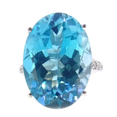 Anillo en plata con Topacio azul cielo