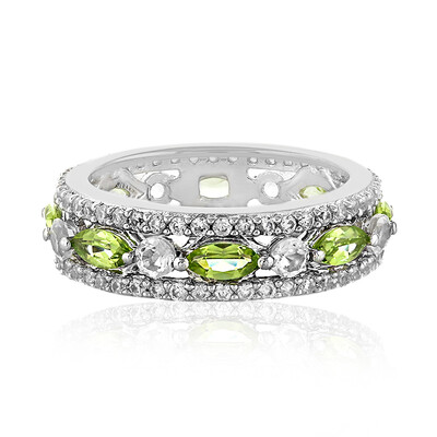 Anillo en plata con Peridoto