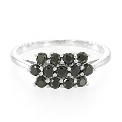 Anillo en plata con Espinela negra