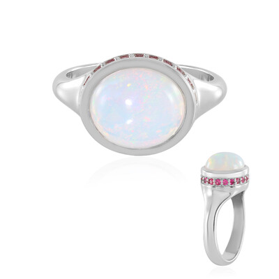 Anillo en plata con Ópalo de Welo (Adela Silber)