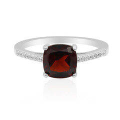 Anillo en plata con Granate