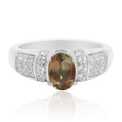 Anillo en plata con Andalucita