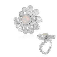 Anillo en plata con Ópalo de Welo(Adela Silber)