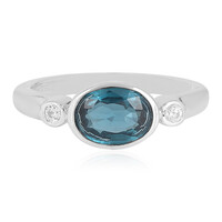 Anillo en plata con Cianita petróleo