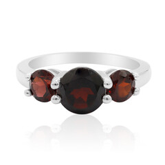 Anillo en plata con Granate