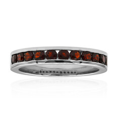 Anillo en plata con Granate