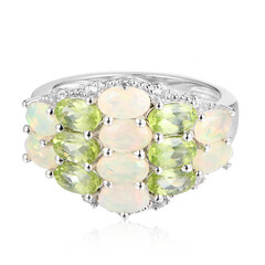 Anillo en plata con Ópalo de Welo