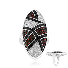Anillo en plata con Espinela negra