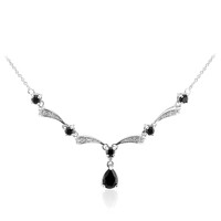 Collar en plata con Espinela negra