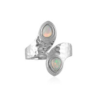 Anillo en plata con Ópalo de Welo