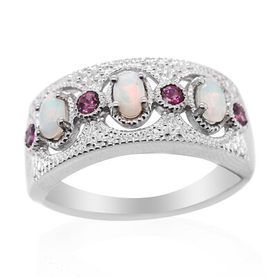 Anillo en plata con Ópalo de Welo