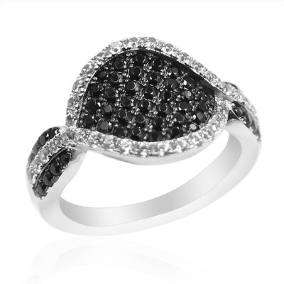 Anillo en plata con Espinela negra