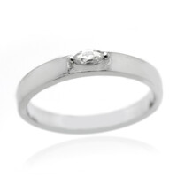 Anillo en plata con Zircón