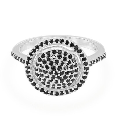 Anillo en plata con Espinela negra