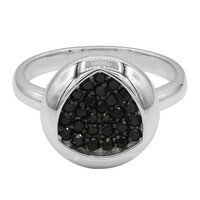 Anillo en plata con Espinela negra