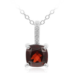 Collar en plata con Granate