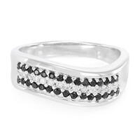 Anillo en plata con Espinela negra