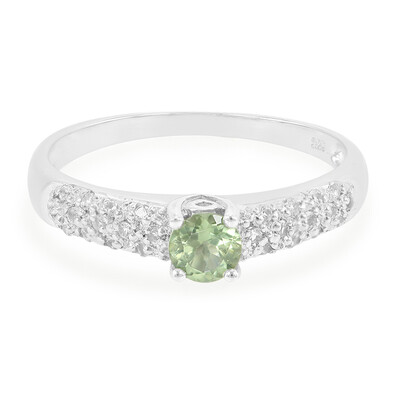 Anillo en plata con Apatita de Rusia