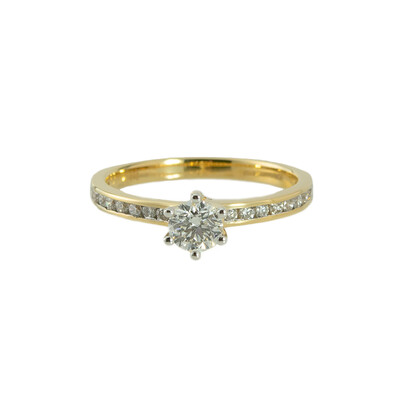 Anillo en oro con Diamante SI