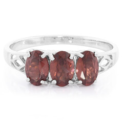 Anillo en plata con Granate de Malaya