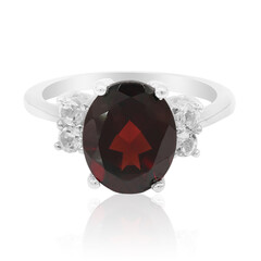 Anillo en plata con Granate