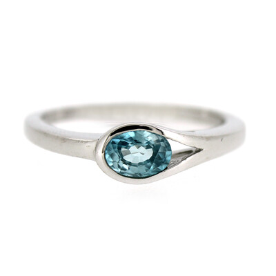 Anillo en plata con Zircón de Ratanak Kirí