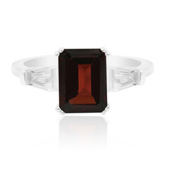 Anillo en plata con Granate