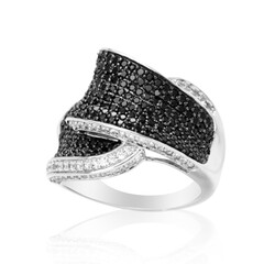 Anillo en plata con Espinela negra