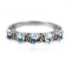 Anillo en plata con Topacio azul cielo