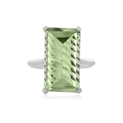 Anillo en plata con Amatista verde