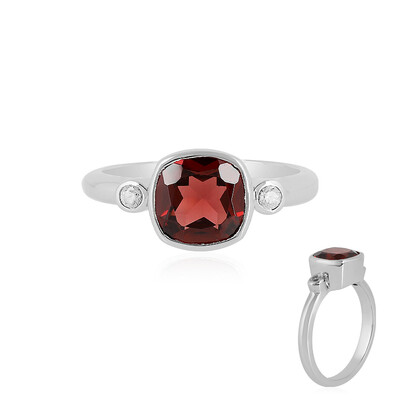 Anillo en plata con Granate de Mozambique