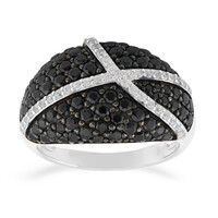 Anillo en plata con Espinela negra