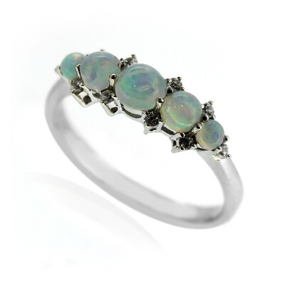 Anillo en plata con Ópalo de Welo