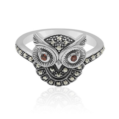Anillo en plata con Granate de Mozambique
