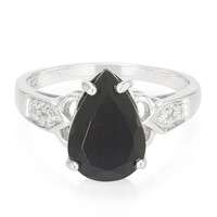 Anillo en plata con Espinela negra