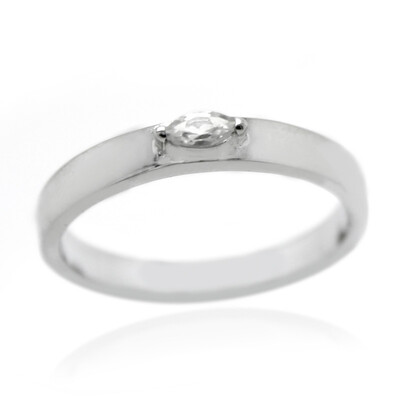 Anillo en plata con Zircón