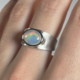 Anillo en plata con Ópalo de Welo
