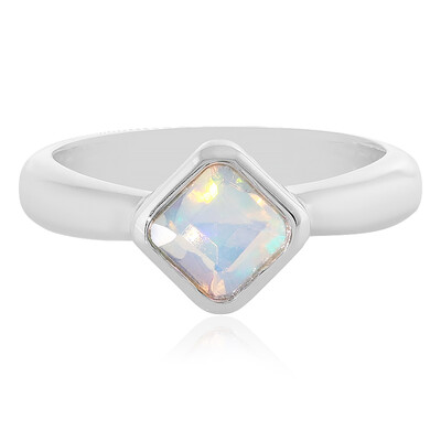 Anillo en plata con Ópalo de Welo